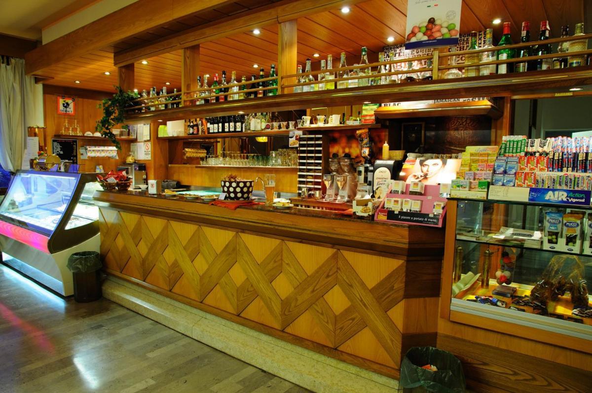 Hotel Dante ปอนเต เนลลัลปี ภายนอก รูปภาพ