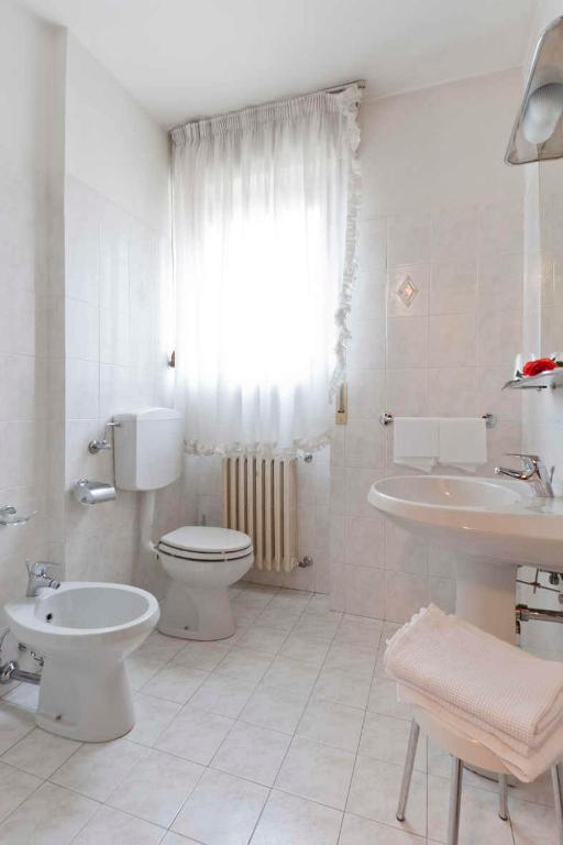 Hotel Dante ปอนเต เนลลัลปี ภายนอก รูปภาพ