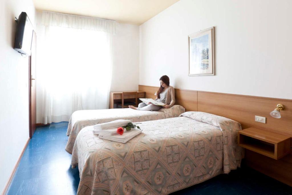 Hotel Dante ปอนเต เนลลัลปี ภายนอก รูปภาพ