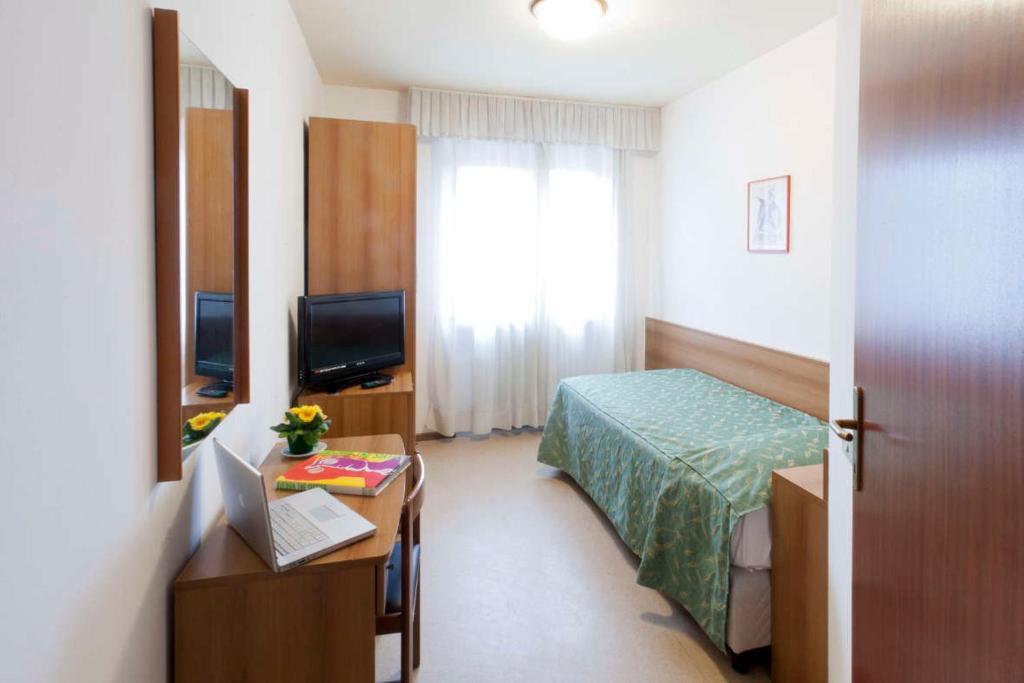 Hotel Dante ปอนเต เนลลัลปี ภายนอก รูปภาพ
