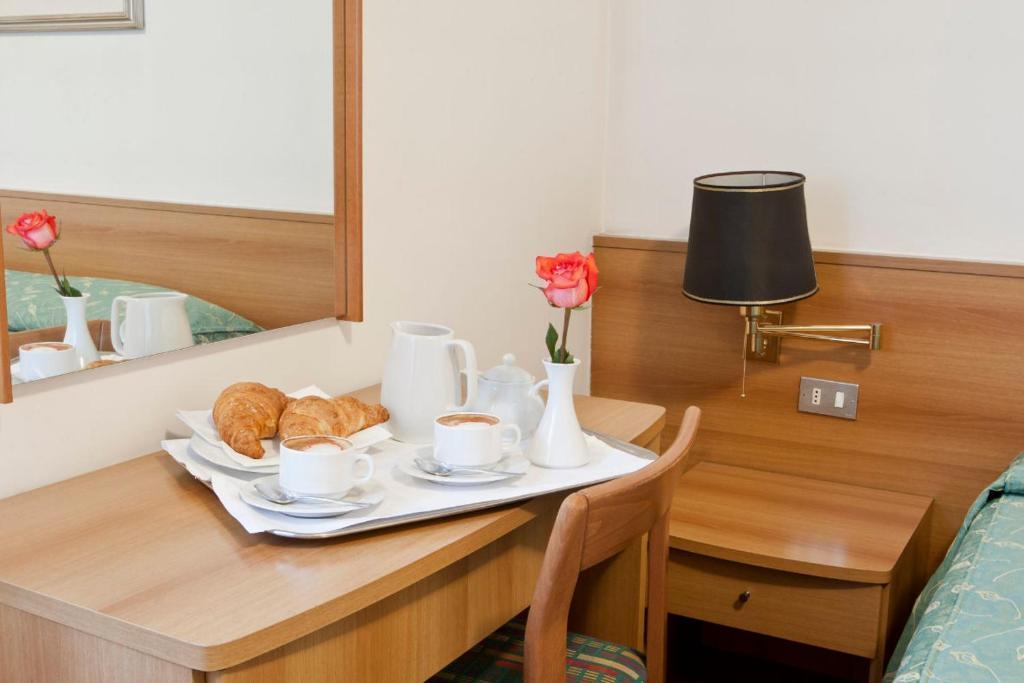 Hotel Dante ปอนเต เนลลัลปี ภายนอก รูปภาพ