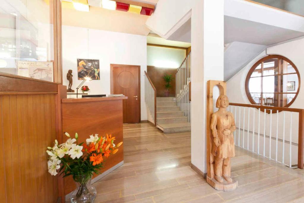 Hotel Dante ปอนเต เนลลัลปี ภายนอก รูปภาพ