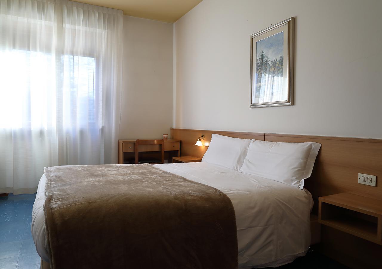 Hotel Dante ปอนเต เนลลัลปี ภายนอก รูปภาพ