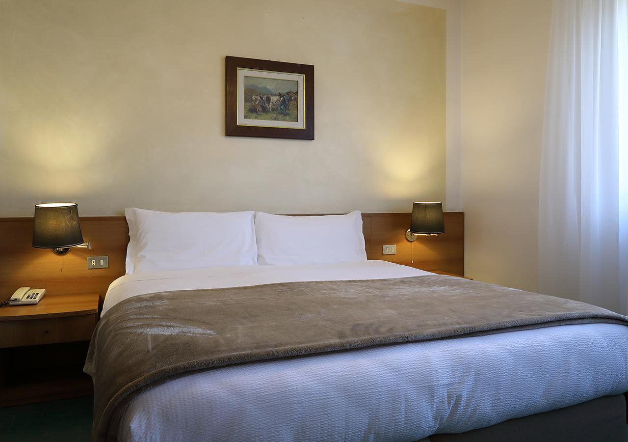 Hotel Dante ปอนเต เนลลัลปี ภายนอก รูปภาพ