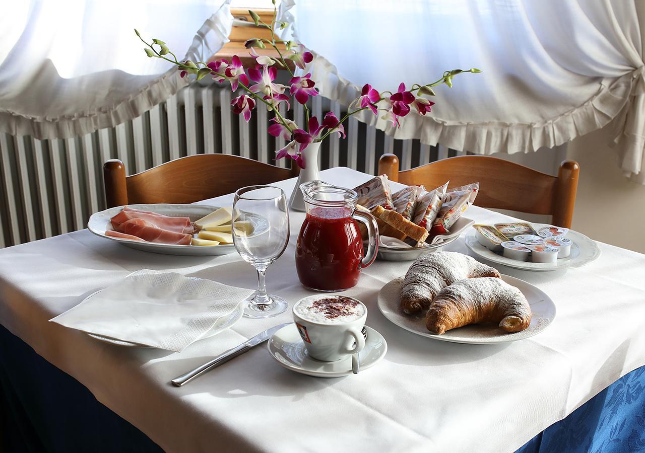 Hotel Dante ปอนเต เนลลัลปี ภายนอก รูปภาพ